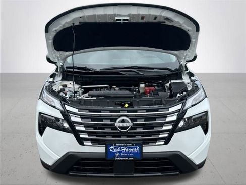 New 2025 Nissan Rogue S image 4