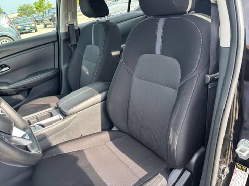 Used 2025 Nissan Sentra SV FWD image 29