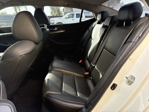 Used 2022 Nissan Maxima SV image 13