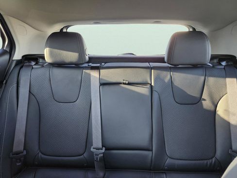 Used 2022 Buick Encore GX Essence w/ Experience Buick Package image 29