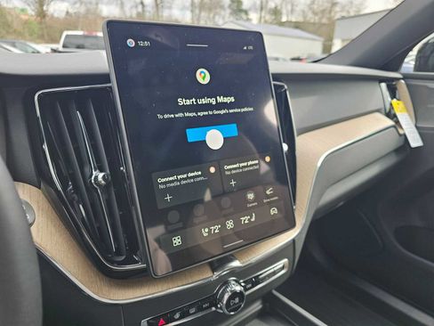 New 2026 Volvo XC60 B5 Plus w/ Climate Package image 27