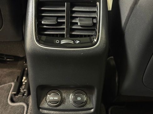 Used 2019 Kia Cadenza Technology image 18