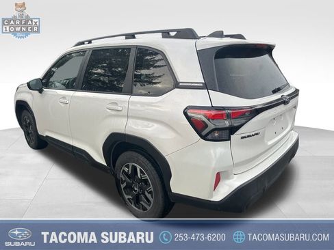 Certified 2025 Subaru Forester Premium image 8