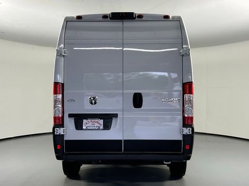 Used 2025 RAM ProMaster 2500 w/ Convenience Group FWD image 6