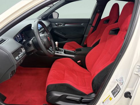 Used 2025 Honda Civic Type R image 11