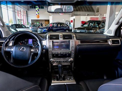 Used 2016 Lexus GX 460 image 30