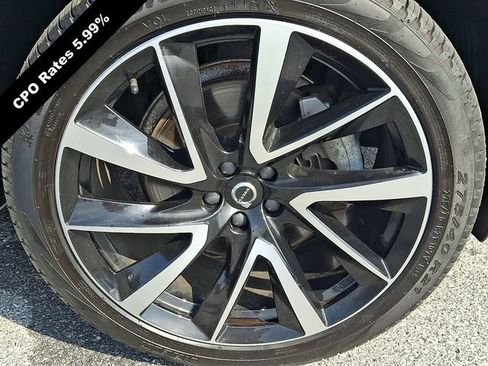 Certified 2024 Volvo XC90 B5 Plus w/ Protection Package Premier AWD/4WD image 10