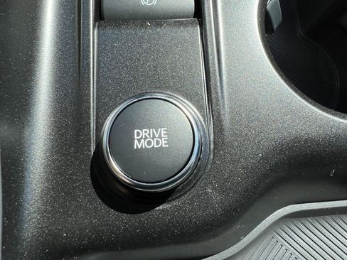 New 2025 Ford Explorer Active w/ Active Comfort Package image 33