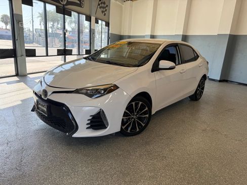 Used 2019 Toyota Corolla SE w/ Carpet Mat Package (TMS) FWD image 3
