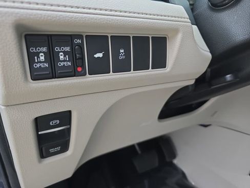 Used 2025 Honda Odyssey EX-L image 30