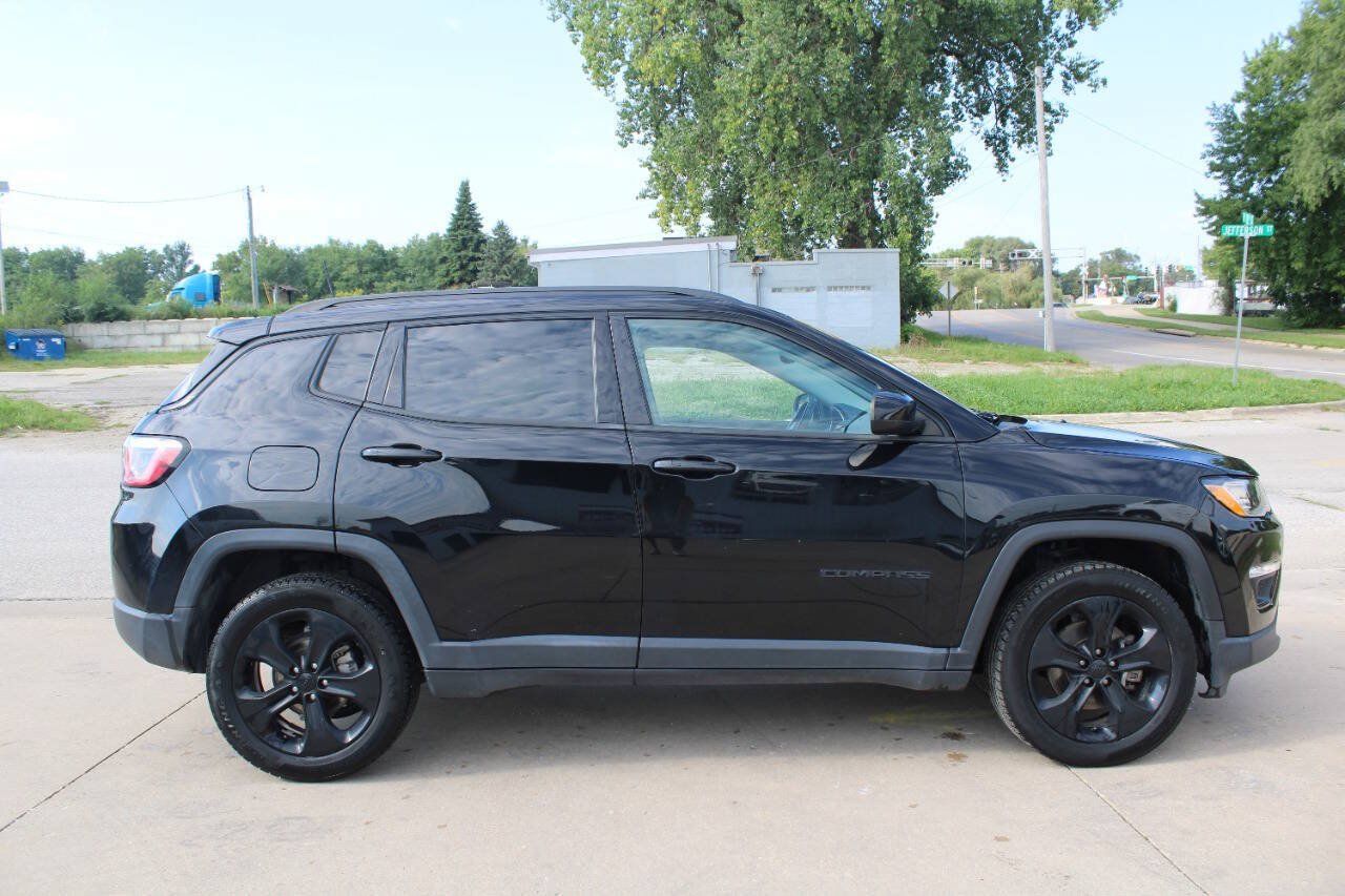 Used 2019 Jeep Compass Latitude AWD/4WD image 5