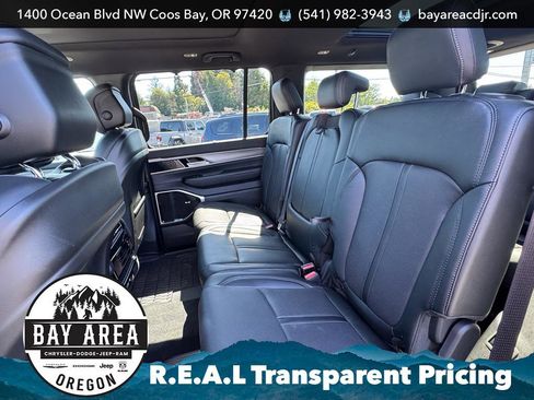 New 2025 Jeep Wagoneer Series III w/ Premium Group I image 22