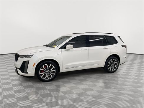 Certified 2024 Cadillac XT6 Sport w/ Technology Package image 5