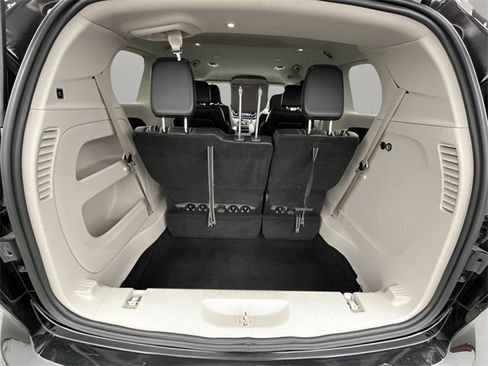 Used 2024 Chrysler Pacifica Touring-L image 66