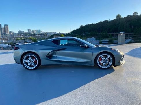 Used 2024 Chevrolet Corvette Stingray Preferred Cpe w/ Z51 Performance Package RWD image 2