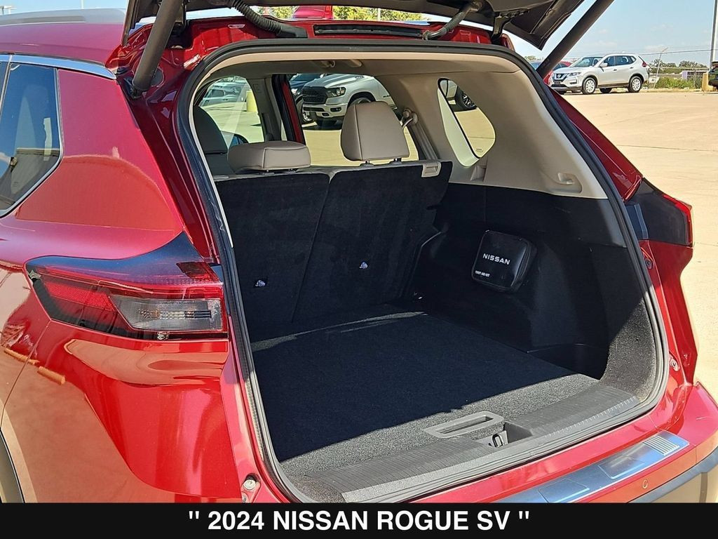 Used 2024 Nissan Rogue SV w/ SV Premium Package FWD image 34