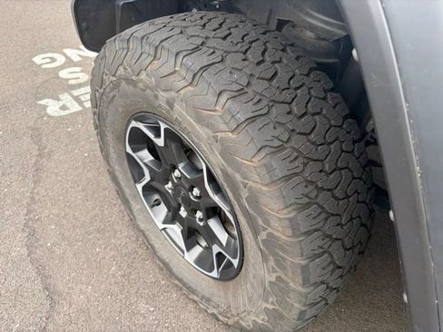 Used 2022 Jeep Wrangler Unlimited Rubicon 4xe w/ Cold Weather Group AWD/4WD image 9