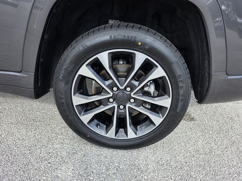 Used 2022 Jeep Grand Cherokee L Overland w/ Luxury Tech Group IV RWD image 9
