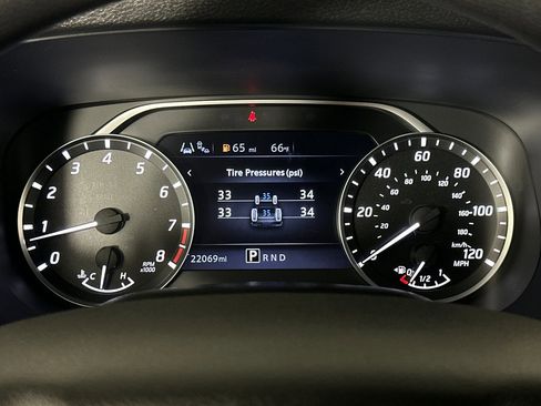 Used 2023 Nissan Frontier SV w/ Midnight Edition Package image 19