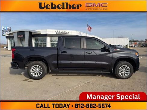 Used 2023 Chevrolet Silverado 1500 RST w/ Z71 Off-Road Package image 3