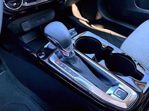 Certified 2024 Chevrolet Trax LT w/ LT Convenience Package image 29