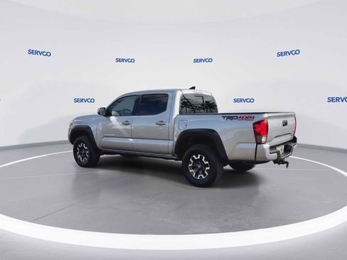 Used 2018 Toyota Tacoma TRD Off-Road AWD/4WD image 6