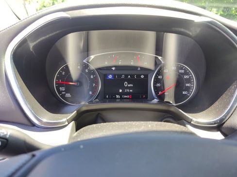 Used 2025 Chevrolet Blazer LT FWD image 3