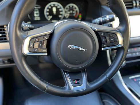 Used 2017 Jaguar XF S image 43