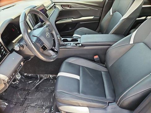 Used 2025 Toyota Camry SE FWD image 21