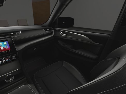 New 2025 Jeep Grand Cherokee Altitude image 30