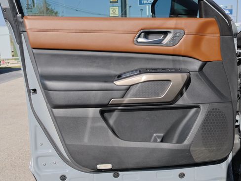 Used 2022 Nissan Pathfinder Platinum w/ Cargo Package image 12