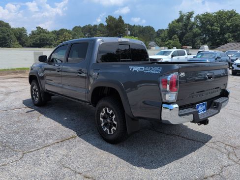 Used 2020 Toyota Tacoma TRD Off-Road AWD/4WD image 5