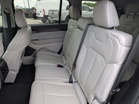 Used 2022 Jeep Grand Cherokee L Overland AWD/4WD image 30