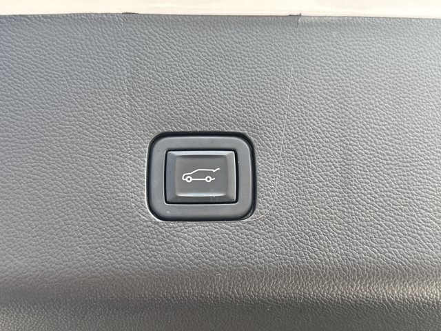 Used 2022 Chevrolet Traverse High Country AWD/4WD image 13
