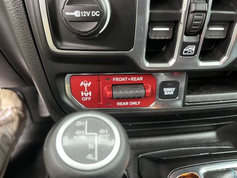 Used 2023 Jeep Wrangler Unlimited Rubicon 4xe w/ Cold Weather Group AWD/4WD image 16