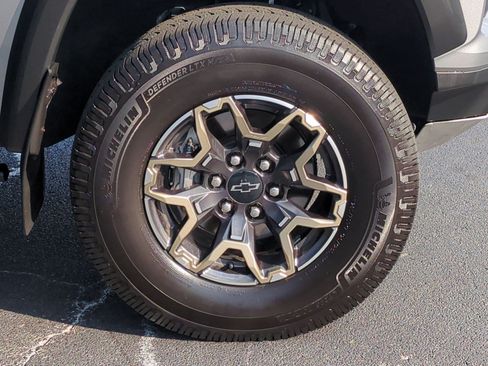 Used 2024 Chevrolet Colorado ZR2 w/ ZR2 Convenience Package III AWD/4WD image 13