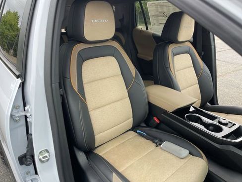 New 2026 Chevrolet Equinox ACTIV w/ Convenience Package III AWD/4WD image 25