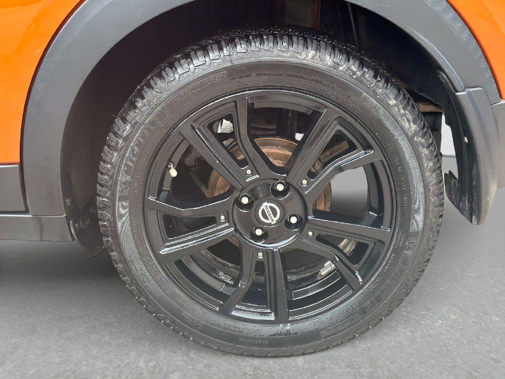 Used 2020 Nissan Kicks SR FWD image 12