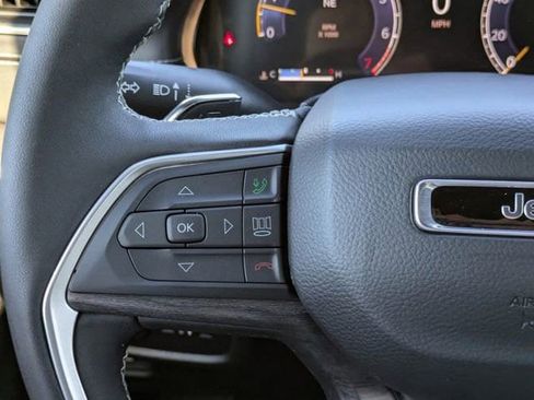 New 2025 Jeep Grand Cherokee Limited w/ Luxury Tech Group II image 26