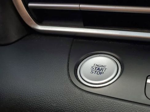 Used 2023 Hyundai Elantra SEL w/ Convenience Package image 30