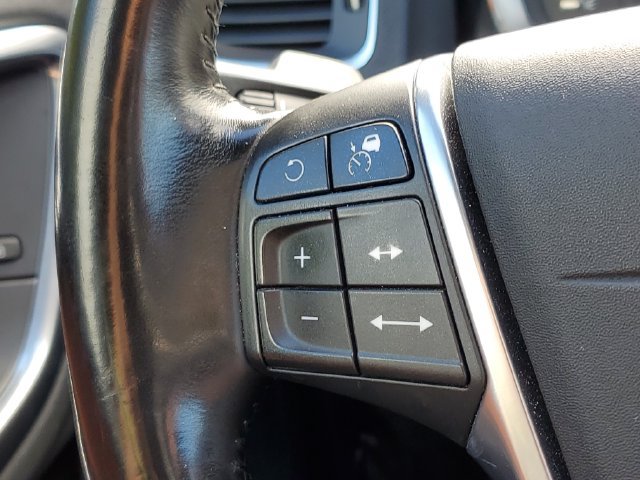 Used 2015 Volvo V60 T5 Platinum FWD image 13