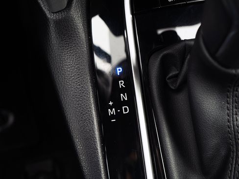 Used 2024 Toyota Corolla Cross XLE image 29