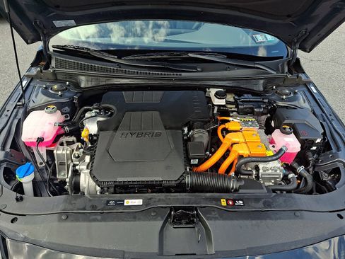 Certified 2024 Hyundai Elantra Blue FWD image 28