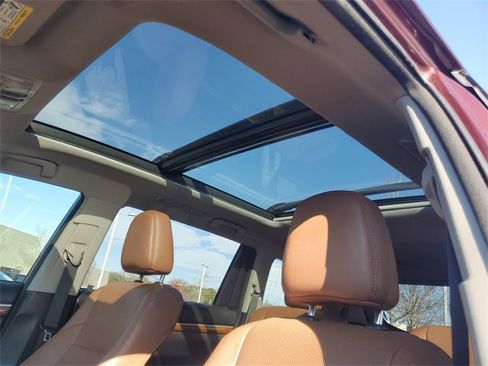 Used 2018 Toyota Highlander Limited Platinum image 16