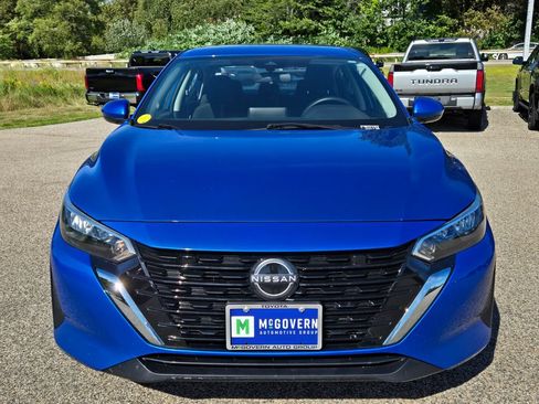 Used 2024 Nissan Sentra SV FWD image 9
