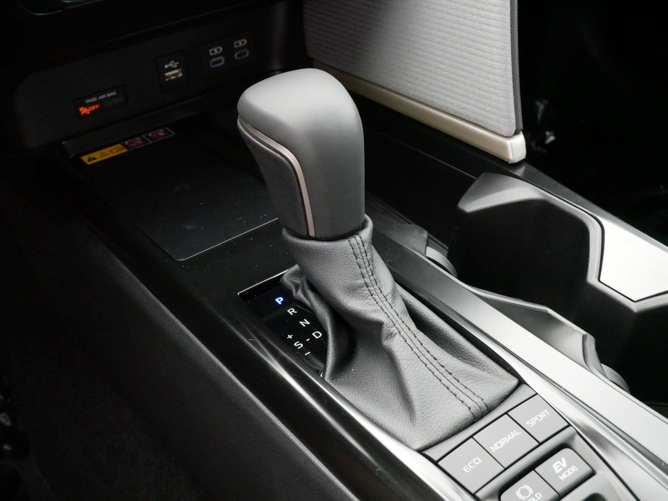 Certified 2026 Toyota Camry SE w/ Convenience Package FWD image 24