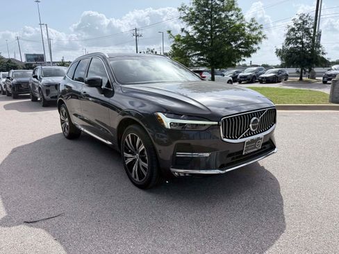 Certified 2023 Volvo XC60 B5 Plus AWD/4WD image 7