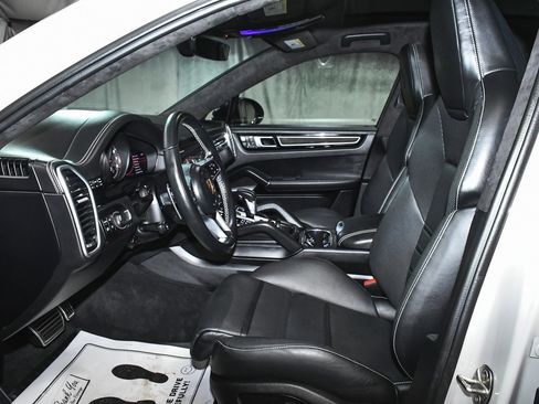 Used 2022 Porsche Cayenne GTS image 57