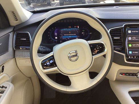 Certified 2025 Volvo XC90 T8 Plus w/ Protection Package Premier image 18