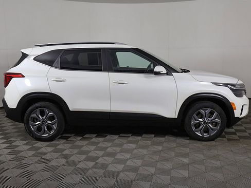 Used 2024 Kia Seltos S AWD/4WD image 17